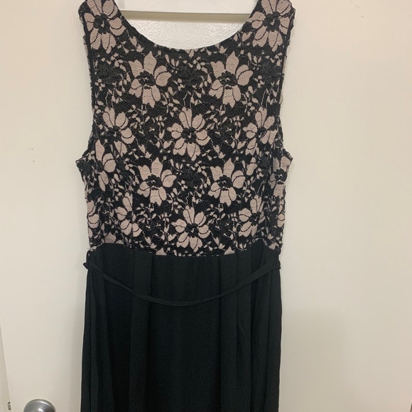 Low Back Floral A-Line Dress with Bow - Picture 1 of 7